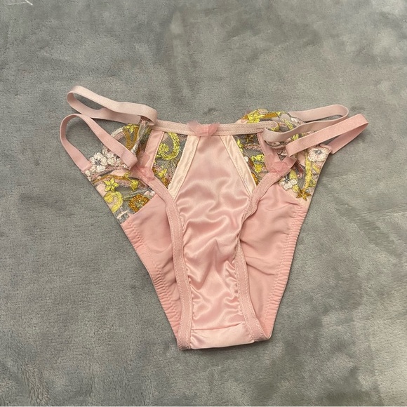 New! For Love and Lemons Swirly Star Panty 3010 - Picture 6 of 11